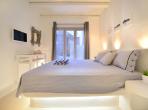 Luxury 3 bedroom holiday villa with private pool in Mykonos Greece (PV1344)