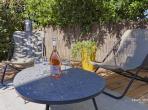 Apartment with Garden and Direct Access to Beach. Sleeps 6, 2 bedrooms (MONT111GN)