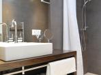 Apartment with Garden and Direct Access to Beach. Sleeps 6, 2 bedrooms (MONT111GN)