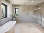 Luxury 6 bedroom holiday villa with private pool in Algarve Portugal (PV2999)