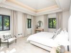 Luxury 6 bedroom holiday villa with private pool in Algarve Portugal (PV2999)