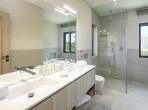 Luxury 6 bedroom holiday villa with private pool in Algarve Portugal (PV2999)