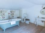 Gorgeous Old Bastide, Beautifully Renovated. Heated Pool. 8 bedrooms, sleeps up to 19 (VALB120)