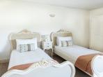 Gorgeous Old Bastide, Beautifully Renovated. Heated Pool. 8 bedrooms, sleeps up to 19 (VALB120)