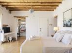 Luxury 4 bedroom holiday villa with private pool in Mykonos Greece (PV822)