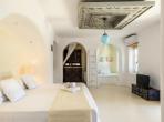Luxury 4 bedroom holiday villa with private pool in Mykonos Greece (PV822)