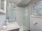 Luxury 6 bedroom holiday villa with private pool in Algarve Portugal (PV2528)