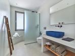 Luxury 6 bedroom holiday villa with private pool in Paros Greece (PV3002)