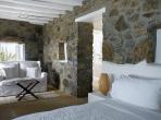 Luxury 5 bedroom holiday villa with private pool in Mykonos Greece (PV721)