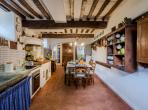Luxury 11 bedroom holiday villa with private pool in Tuscany Italy (PV3007)