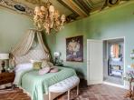 Luxury 11 bedroom holiday villa with private pool in Tuscany Italy (PV3007)