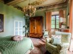 Luxury 11 bedroom holiday villa with private pool in Tuscany Italy (PV3007)