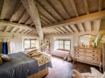 Luxury 11 bedroom holiday villa with private pool in Tuscany Italy (PV3007)