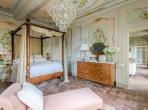 Luxury 11 bedroom holiday villa with private pool in Tuscany Italy (PV3007)