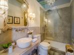 Luxury 11 bedroom holiday villa with private pool in Tuscany Italy (PV3007)