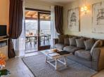 Luxury 4 bedroom holiday villa with private pool in Italian Lakes Italy (PV1002-2)