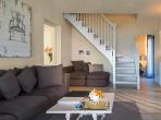 Luxury 4 bedroom holiday villa with private pool in Italian Lakes Italy (PV1002-2)