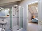 Luxury 4 bedroom holiday villa with private pool in Italian Lakes Italy (PV1002-2)