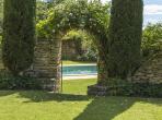 Luxury 6 bedroom holiday villa with private pool in Provence France (PV1599-2)