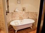 Luxury 7 bedroom holiday villa with private pool in Provence France (PV1640-2)