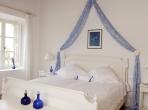 Luxury 7 bedroom holiday villa with private pool in Provence France (PV1640-2)