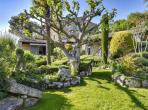 Luxury 8 bedroom holiday villa with private pool in Provence France (PV1836-2)