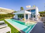 Luxury 4 bedroom holiday villa with private pool in Algarve Portugal (PV1855-2)