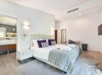 Luxury 4 bedroom holiday villa with private pool in Algarve Portugal (PV1855-2)