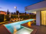 Luxury 4 bedroom holiday villa with private pool in Algarve Portugal (PV1855-2)