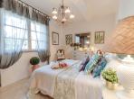 Luxury 4 bedroom holiday villa with private pool in Tuscany Italy (PV1869-2)
