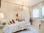 Luxury 4 bedroom holiday villa with private pool in Tuscany Italy (PV1869-2)