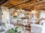 Luxury 7 bedroom holiday villa with private pool in Tuscany Italy (PV1534-2)