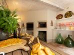 Luxury 7 bedroom holiday villa with private pool in Tuscany Italy (PV1534-2)