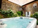 Luxury 7 bedroom holiday villa with private pool in Tuscany Italy (PV1534-2)