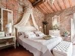 Luxury 7 bedroom holiday villa with private pool in Tuscany Italy (PV1534-2)