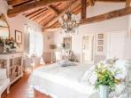 Luxury 7 bedroom holiday villa with private pool in Tuscany Italy (PV1534-2)