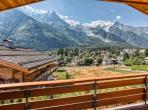 Contemporary Alpine Retreat with Panoramic Mont Blanc Views & Outdoor Jacuzzi (CHAMX101GN)