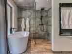 Cosy Nordic hideaway with Jacuzzi and Mont Blanc views. (CHAMX102)