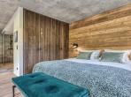 Cosy Nordic hideaway with Jacuzzi and Mont Blanc views. (CHAMX102)
