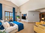 Luxury 4 bedroom holiday villa with private pool in Algarve Portugal (PV3008)