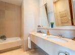 Luxury 4 bedroom holiday villa with private pool in Algarve Portugal (PV3008)