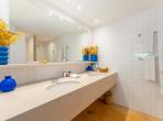 Luxury 4 bedroom holiday villa with private pool in Algarve Portugal (PV3008)