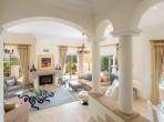 Luxury 3 bedroom holiday villa with private pool in Algarve Portugal (PV3010)