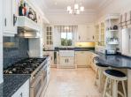 Luxury 3 bedroom holiday villa with private pool in Algarve Portugal (PV3010)