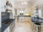 Luxury 3 bedroom holiday villa with private pool in Algarve Portugal (PV3010)