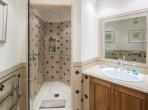 Luxury 3 bedroom holiday villa with private pool in Algarve Portugal (PV3010)