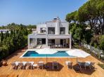Luxury 4 bedroom holiday villa with private pool in Algarve Portugal (PV3014)