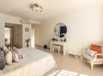 Luxury 4 bedroom holiday villa with private pool in Algarve Portugal (PV3015)