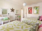 Luxury 4 bedroom holiday villa with private pool in Algarve Portugal (PV3015)