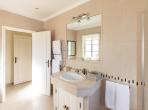 Luxury 4 bedroom holiday villa with private pool in Algarve Portugal (PV3015)